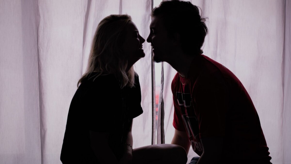 Каждый раз попытки сблизиться приводят к временному сдвигу.