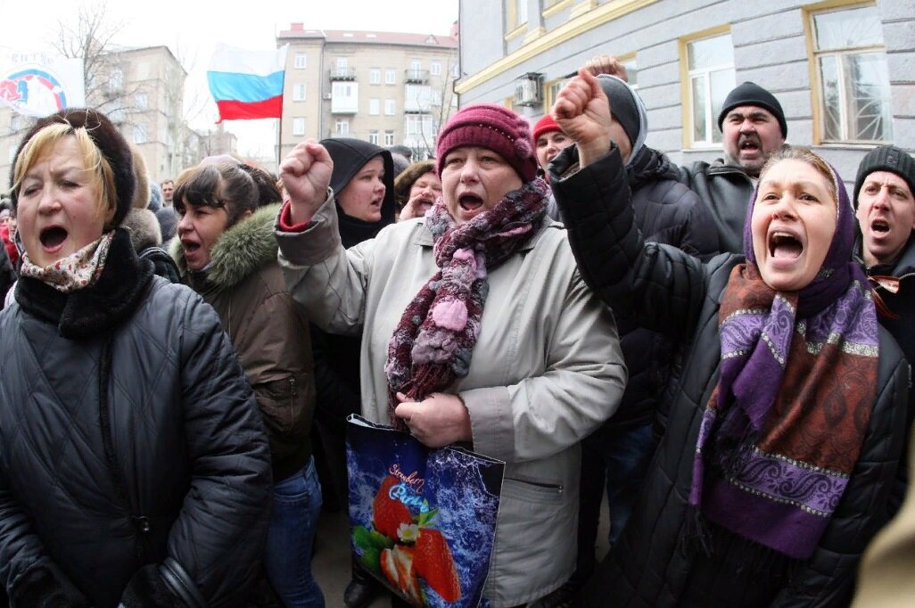 Людей в послании президента интересует, прежде всего, благосостояние и меры, направленные на сохранение их личного достатка. 