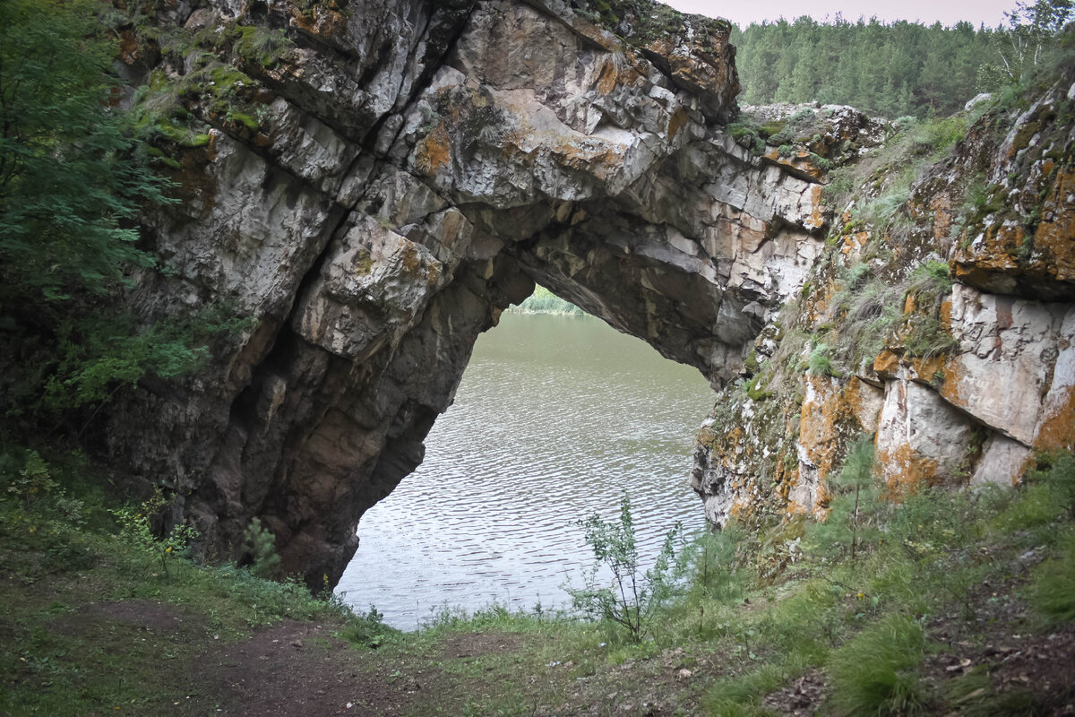 Каменные ворота на реке Исеть