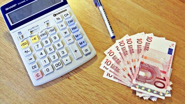   CC BY 2.0 / Images Money / Calculator and Euros