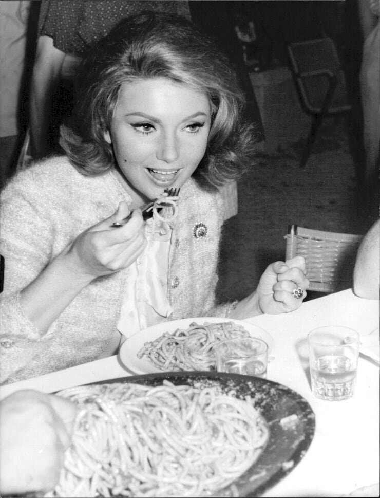 Красивые женщины, классные фото и итальянские спагетти. Что у них ...