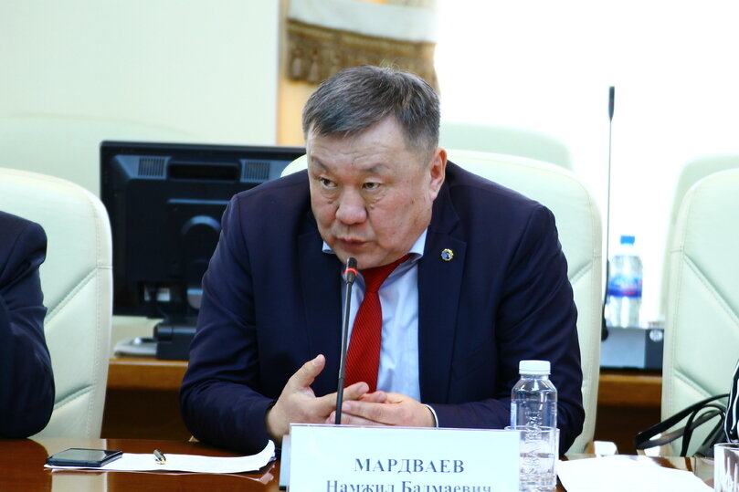     Намжил Мардваев / Василий Тараруев