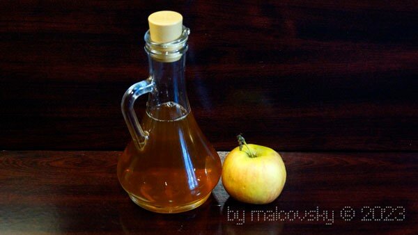 Уксус яблочный натуральный по-домашнему.