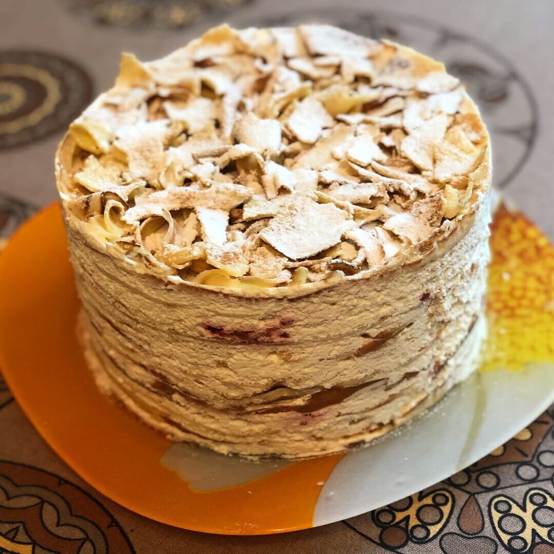 Из блинчиков получился вот такой очень вкусный блинный торт