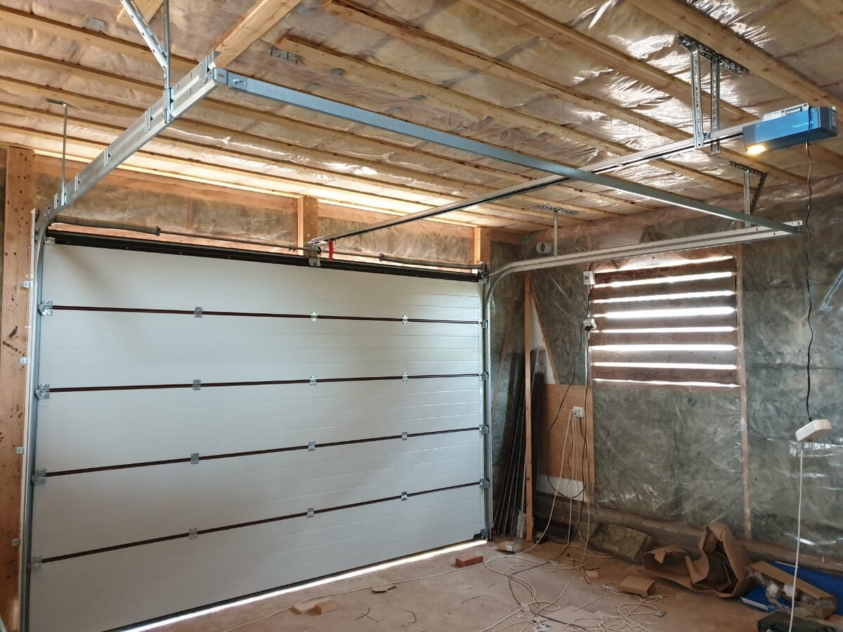 При монтажа гаражных ворот важно соблюдать последовательность всех технологических процессов. г.Псков