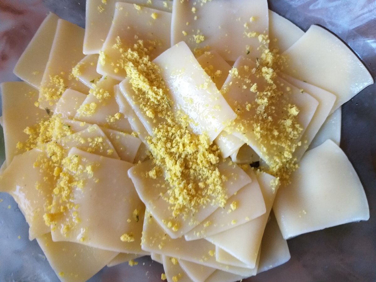 Я использовала бульонный кубик со вкусом курицы.