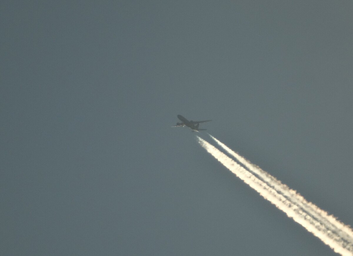 что за самолеты летали над волгоградом. самолеты над волгоградом сейчас летают. самолёты над небом днр. что за самолеты летали над волгоградом. военные самолеты над волгоградом тяжёлые.