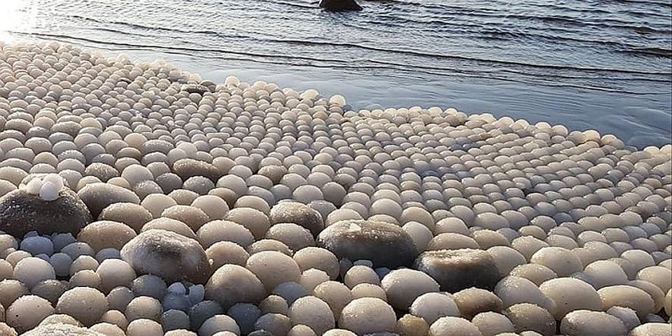 Ледяные яйца. Фото из открытого источника