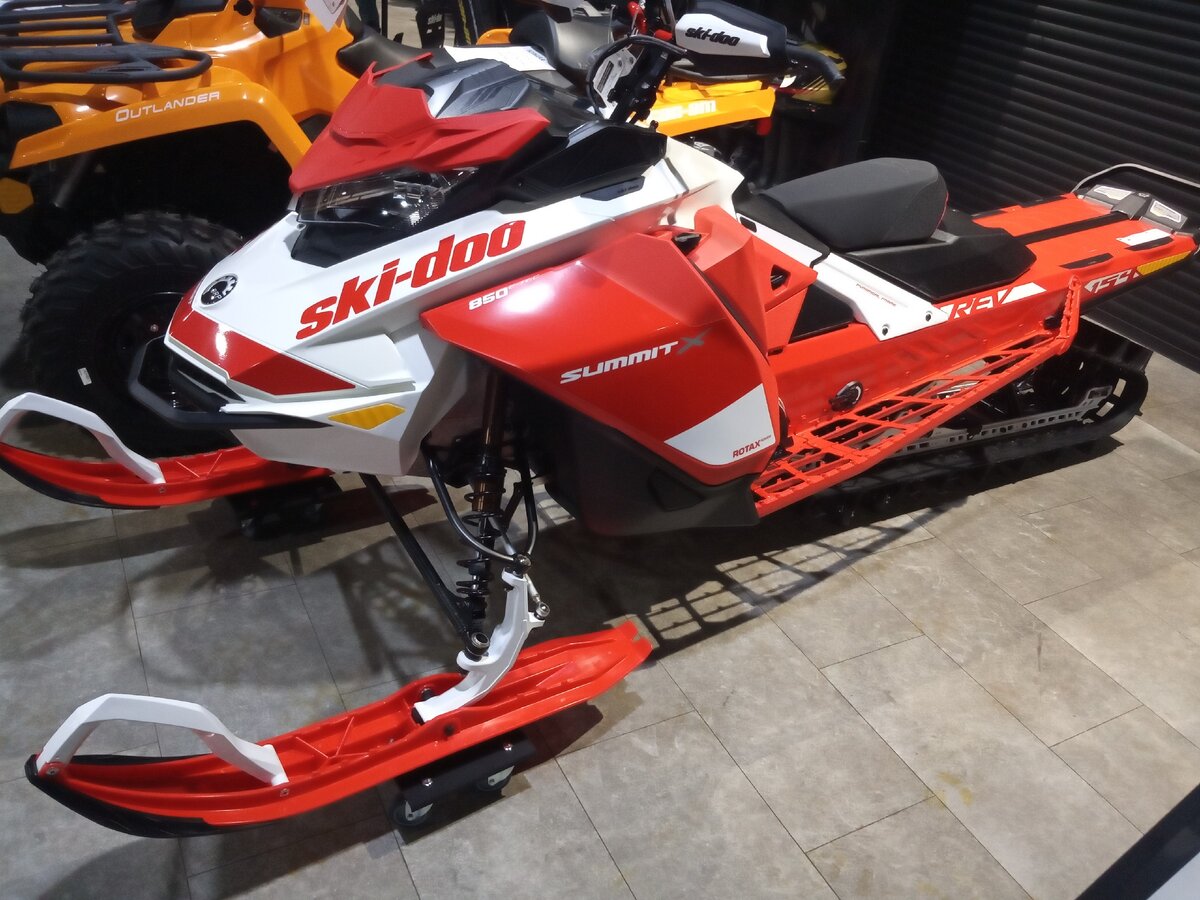 Ski Doo Summit 850