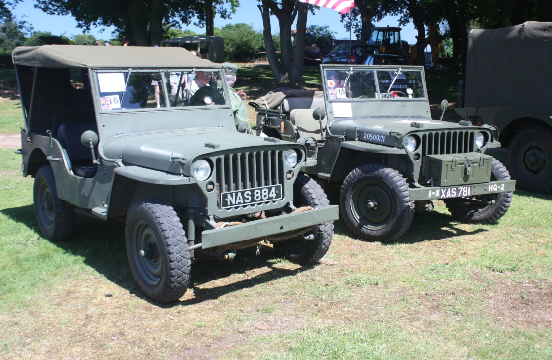 Американский командный автомобиль Willys МВ на ежегодном мероприятии L.U.C. Chopard Classic Weekend Rally. Москва, Россия, 2 июня 2013 г.