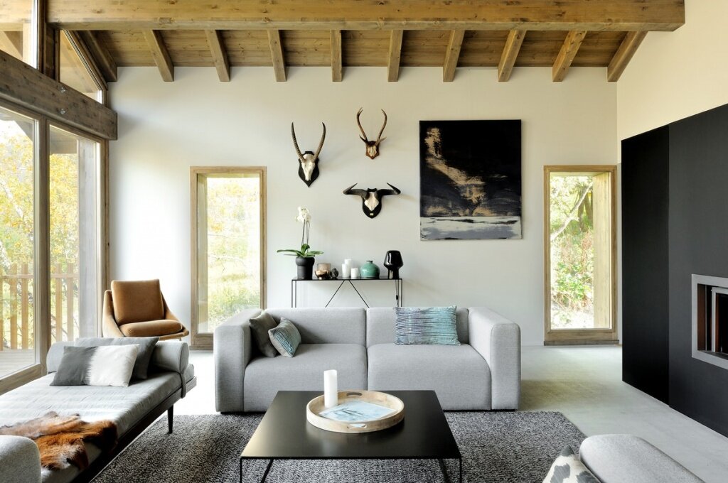 Деревянные балки на потолке создают особую атмосферу 