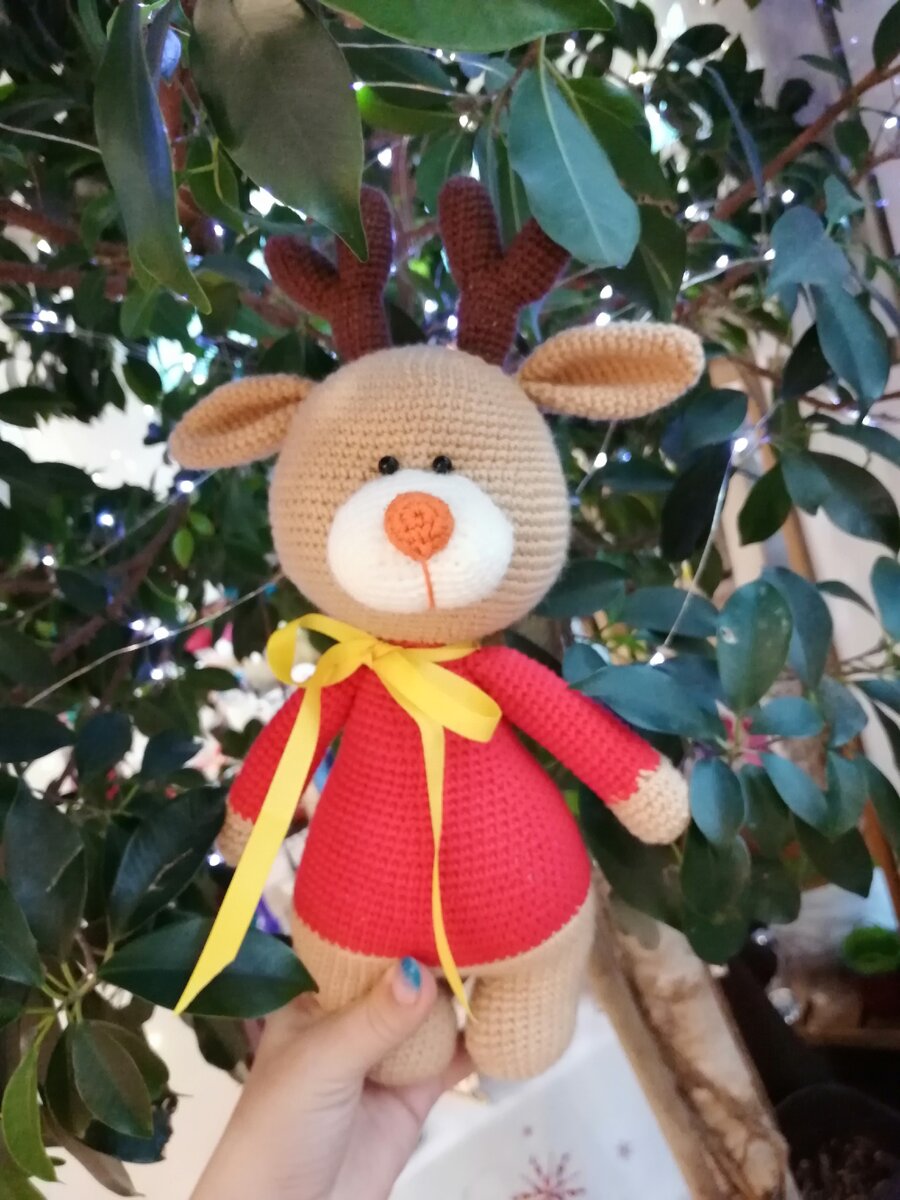 Олененок. Его купили сразу после того, как я выставила