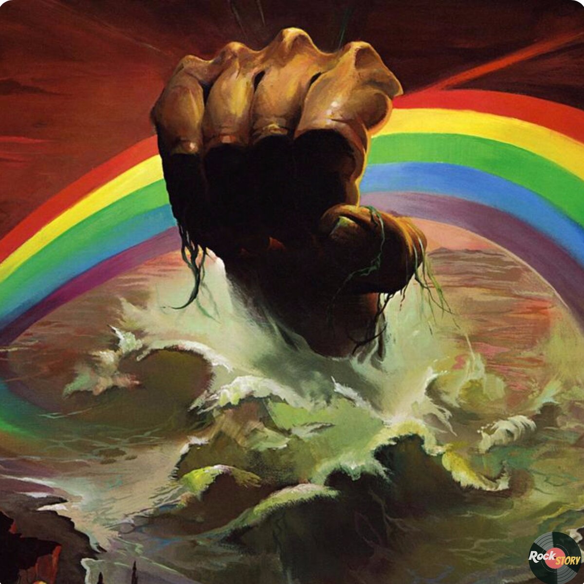 На фотографии: рисунок обложки альбома Rainbow Rising группы Rainbow 