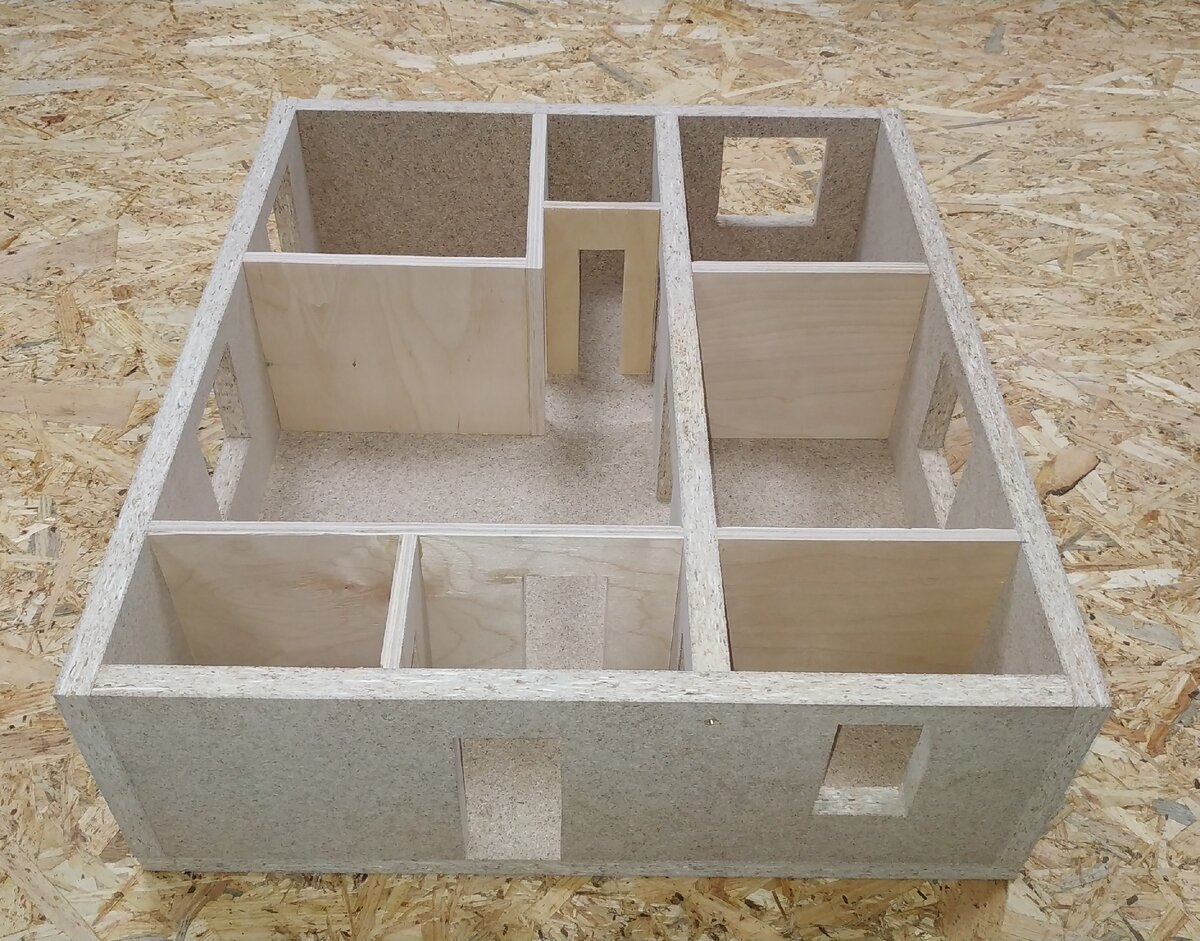 Пока макет обладает лишь первым этажом, крыши еще нет