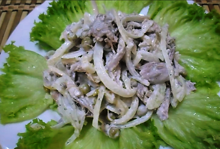 Сытный мясной салат 