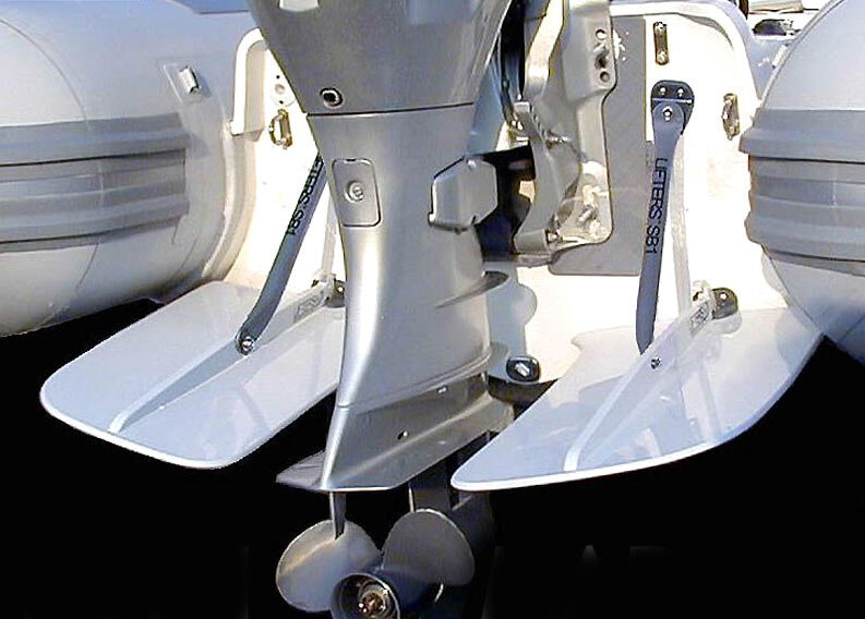 Транцевые плиты для лодок Lifters Trim Tabs существенно увеличивают динамику выхода судна на глиссирование и способствуют снижению расхода топлива. 