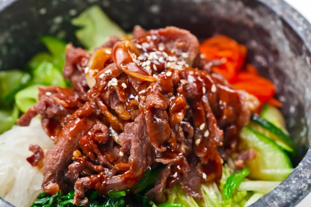 Говядина с тестом рецепты. Пулькоги корейское. Пулькоги корейское блюдо. Корейские блюда из мяса. Мясо по корейски.