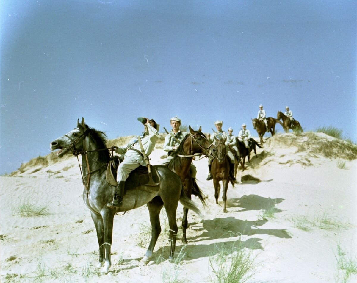 Фильм «Неуловимые мстители» стал одним из первых вестернов в СССР.