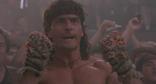 х/ф Горячие головы 2. Сцена боя в деревне, где проживал главный герой после событий первой части. 