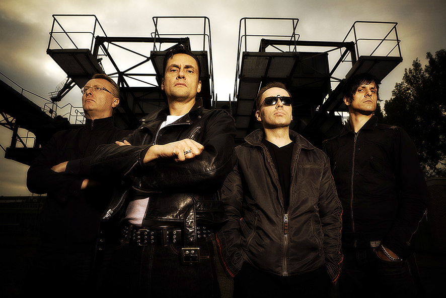 Die krupps. Группа die Krupps. Мария Энглер die Krupps. Солист группы die Krupps. CRYPSY группа.