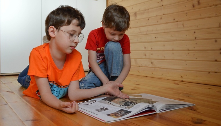 Не всё в компьютере сидеть, можно и книжку полистать! 