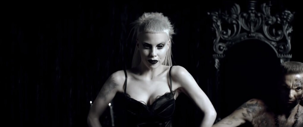 Группа die antwoord. Йоланди фиссер и ниндзя. Йоланди фиссер. Ниндзя и йоланди группа. Йоланди и ниндзя.