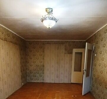 Общая площадь 51,4 кв. м, кухня 10 кв. м, дом 1974 года