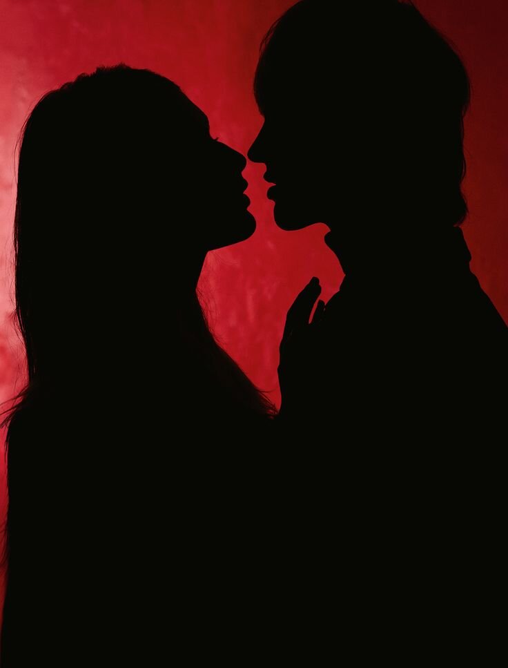 Если вовремя не поцеловаться, то можно навсегда остаться просто друзьями.