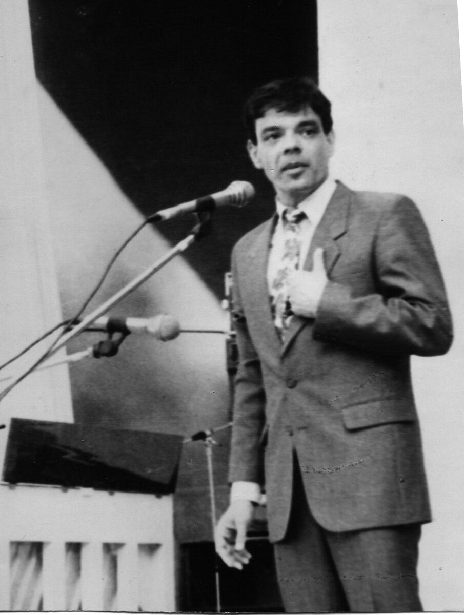 "Я вас прошу - не надо меня снимать!" Фото Б. Свидерского, Евпатория, 1989 год.