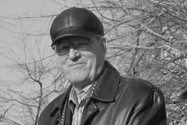 Владимир Михайлович Трефилов – директор детской музыкальной школы духовых и ударных инструментов. Заслуженный работник культуры РФ. Почётный гражданин г. Вятские Поляны. Депутат городской Думы. Кавалер ордена «Дружбы».