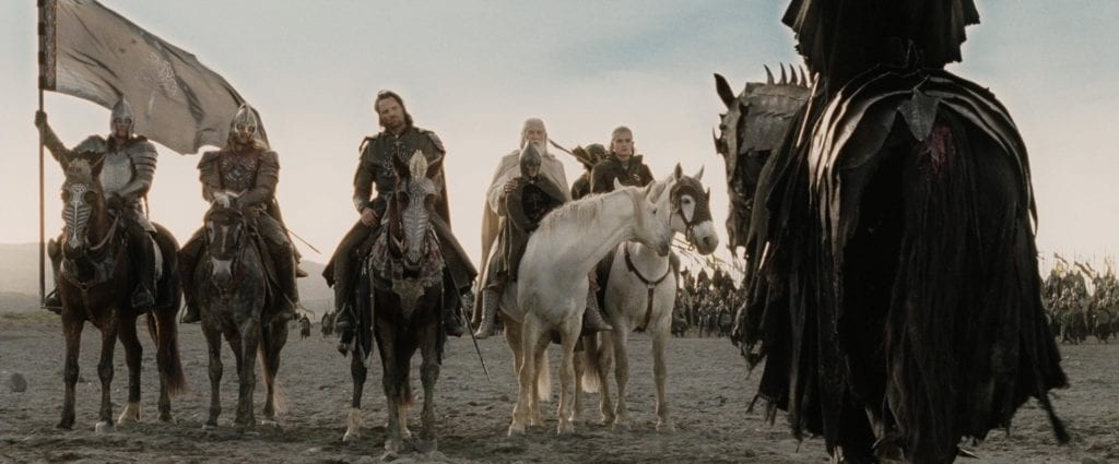 Начало переговоров по версии кинотрилогии (фото www.thefandomentals.com).