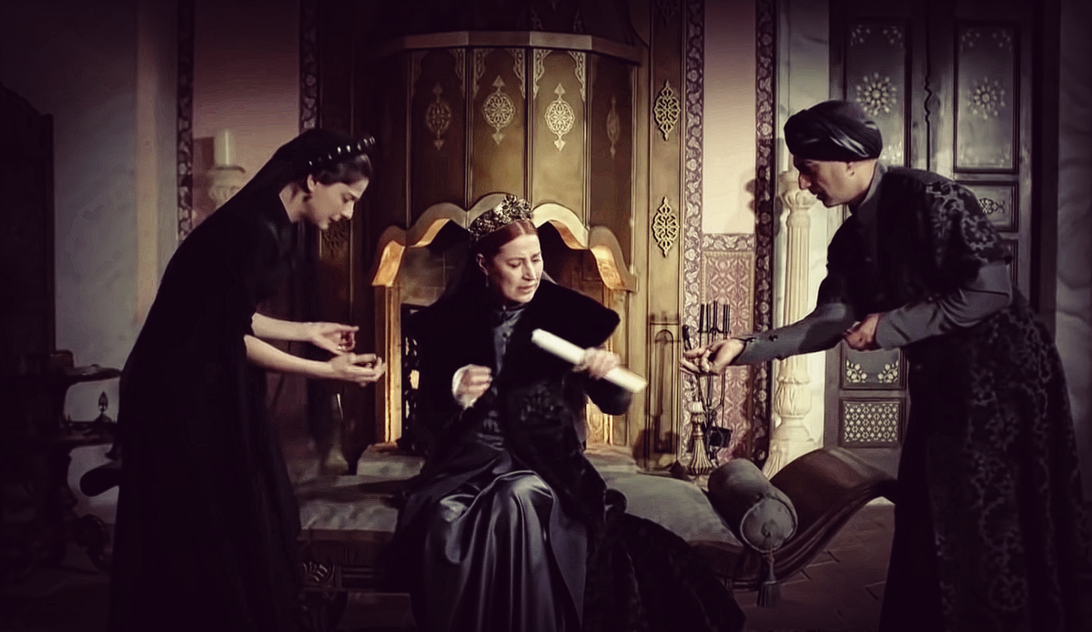 Кадр из сериала "Великолепный Век"