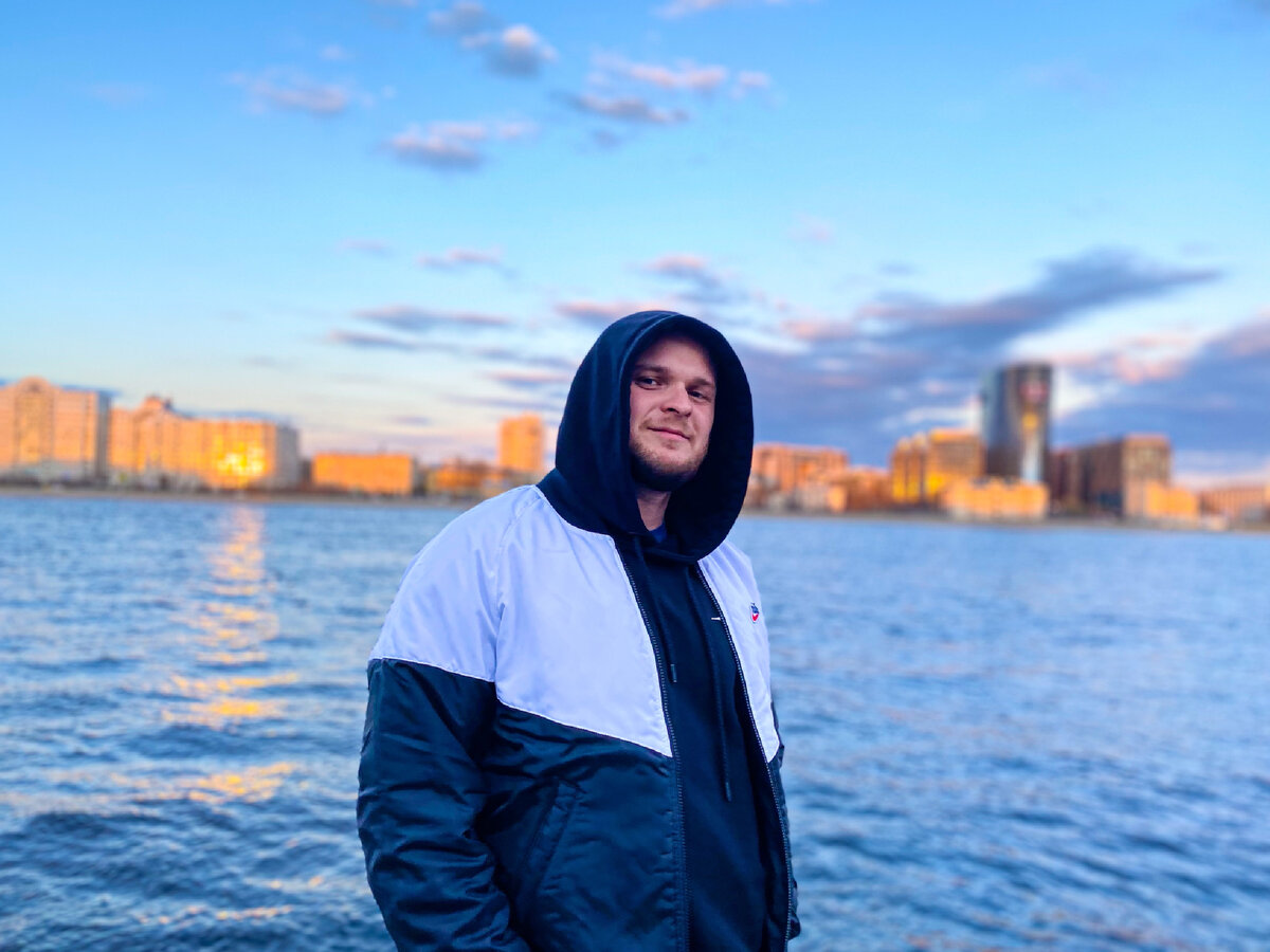 Это я счастливый. Прошло пол года как я не хожу на работу 