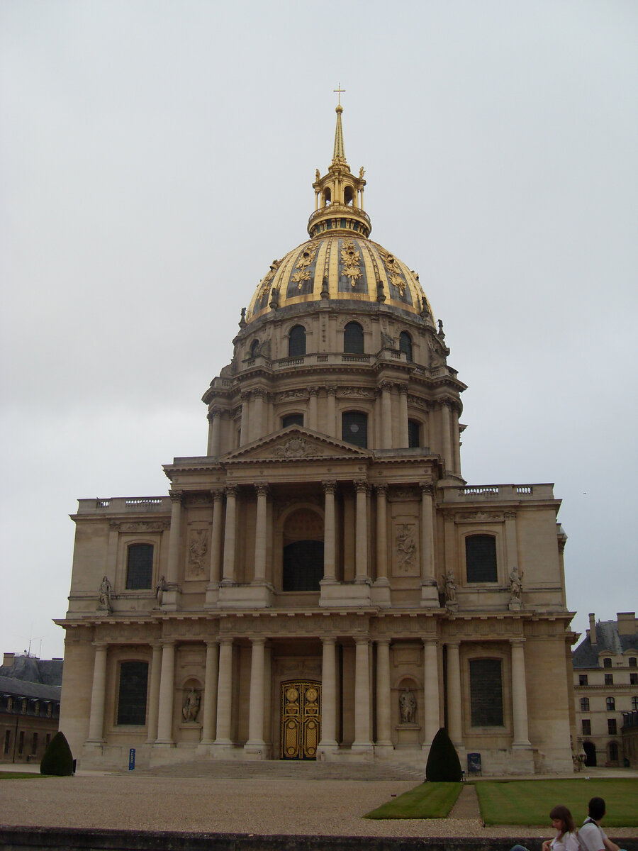  Собор Дома Инвалидов, вид с авеню Брётёй. 