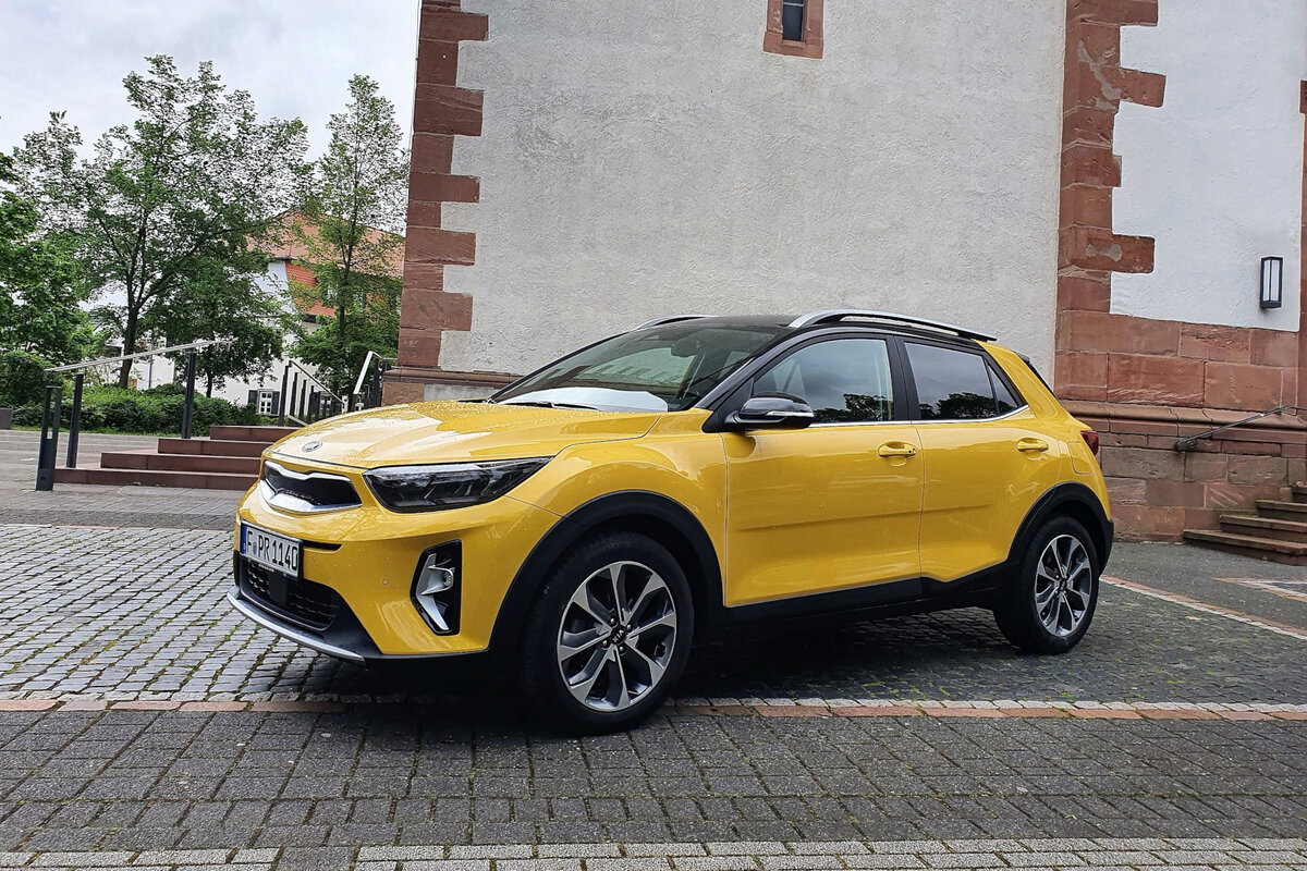 Киа стоник характеристики и Sarma-Auto.ru