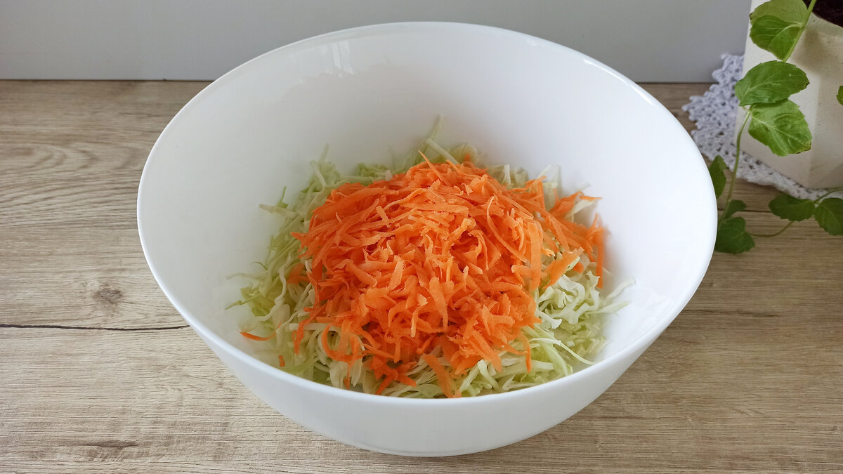 Рецепт витаминного салата из капусты от Шефмаркет