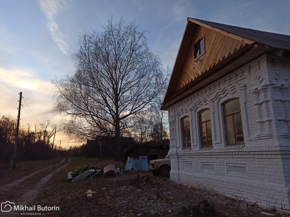 В доме прадеда стало тепло. Появилась печь, начали утеплять потолок |  Вятский Хутор | Дзен