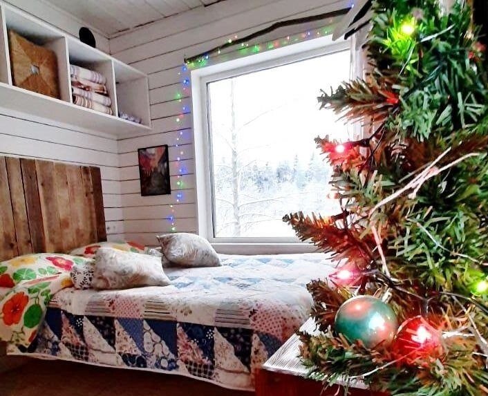 Отметить Новый год в лесу – что может быть романтичнее? Фото: Мир Квартир