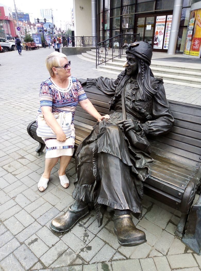 Расскажи мне бабуля, как там у вас в сказке живётся?