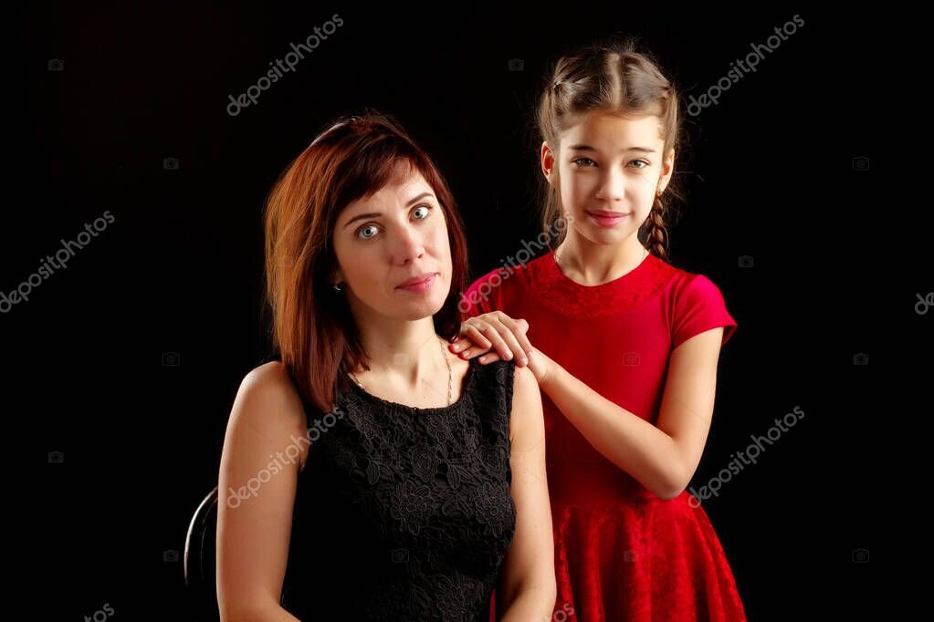 https://st3.depositphotos.com/1610634/32775/i/950/depositphotos_327757786-stock-photo-mom-and-daughter-in-the.jpg