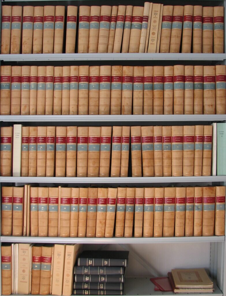 Тома лжи на Истину существуют. Полное собрание сочинений Лютера.