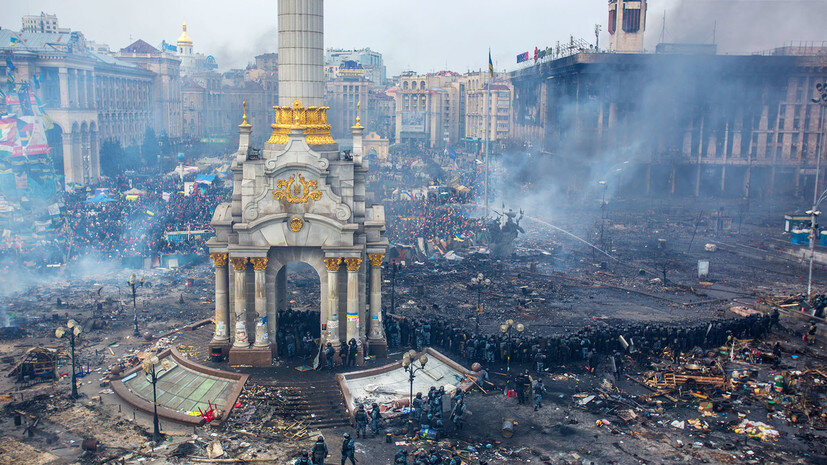 История Майдана неразрывно связана с  историей украинских попыток евроинтеграции. Именно это желание в  конечном итоге привело к государственному перевороту и гражданской  войне.