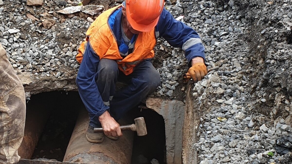     С сегодняшнего дня в районе Тополиной аллеи во Владивостоке (проспект «Красного знамени» от дома № 33 до дома № 45) закрыто автомобильное движение. Оно возобновится только в начале сентября.