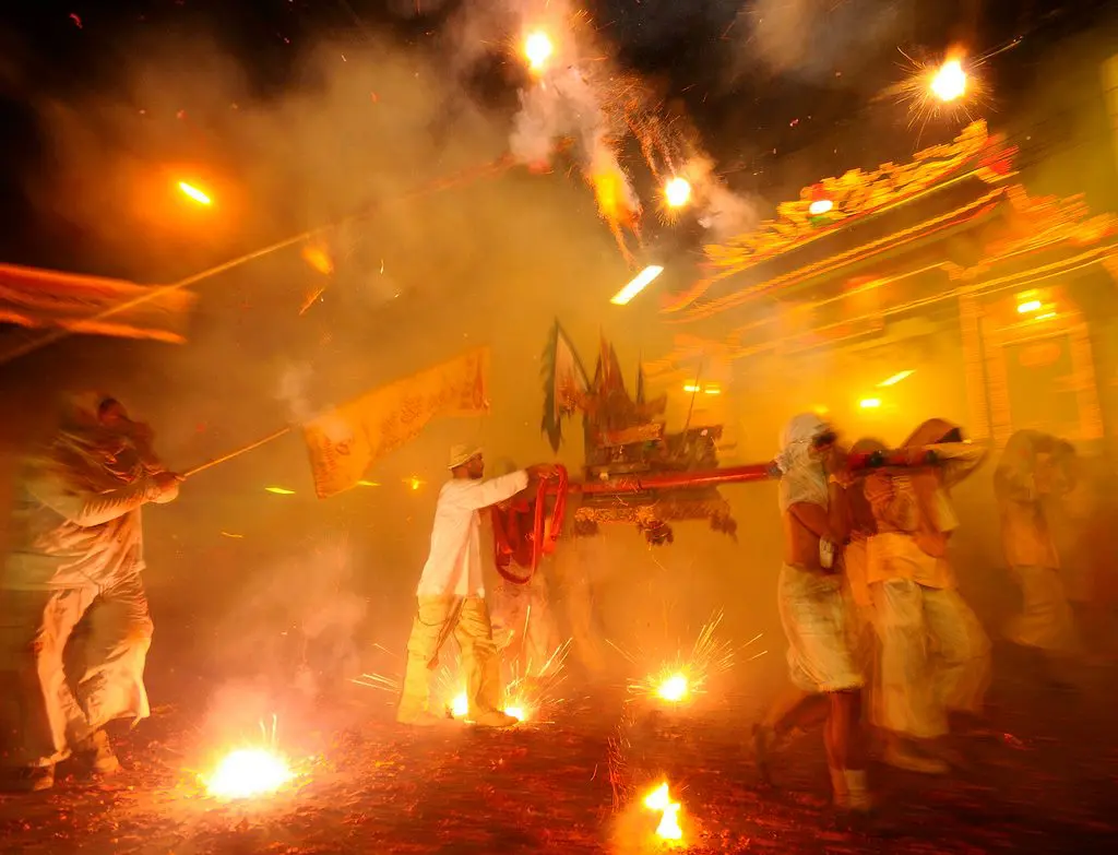 На фестивале шумно, дымно, но весело