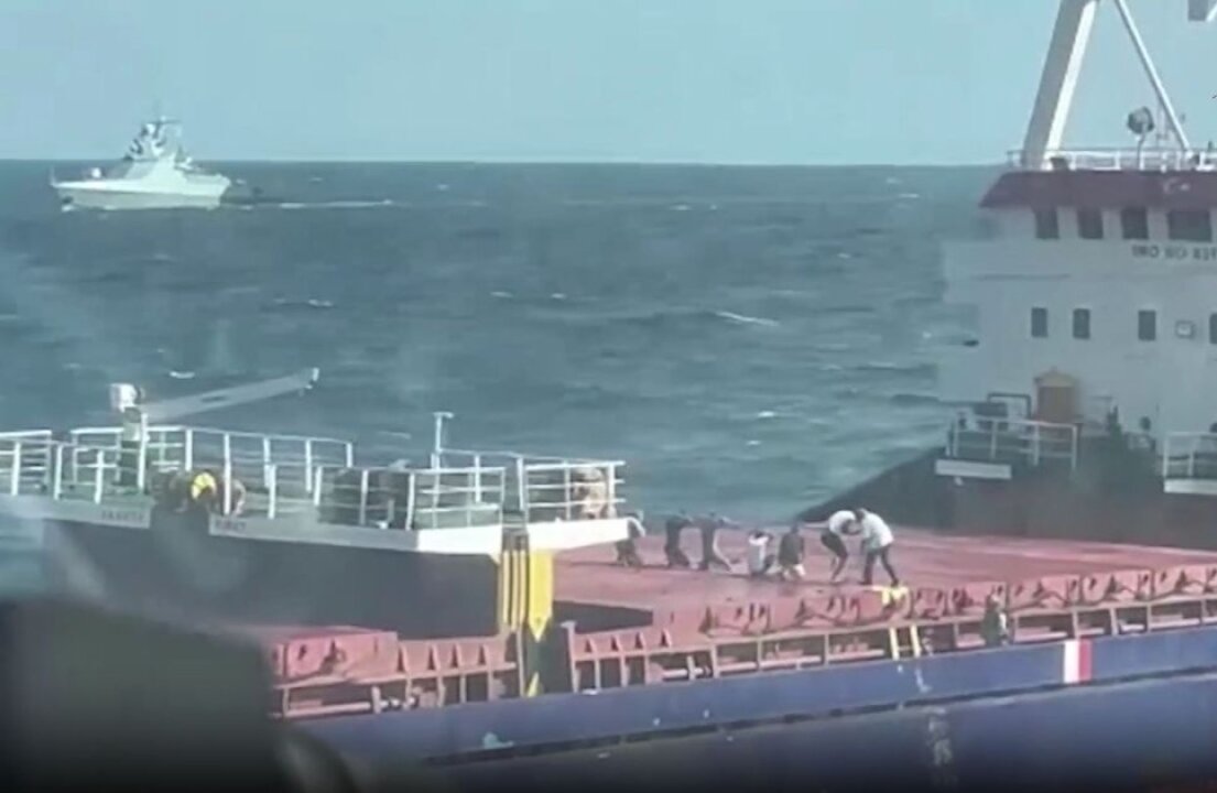    МО РФ показало кадры работы досмотровой на сухогрузе «Сукра Окан», следовавшего в Измаил