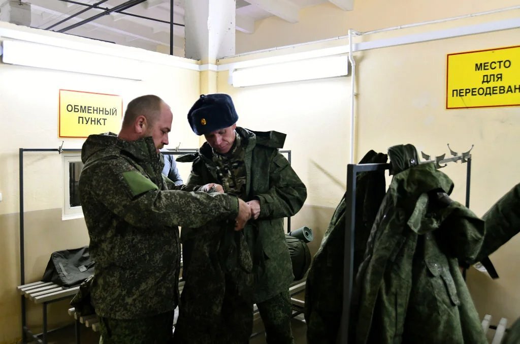 Разговоры о предстоящей в ближайшее время второй волне мобилизации не утихают в российском обществе с начала года.-4