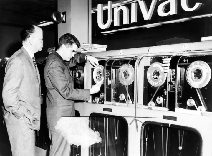 Магнитная лента на ЭВМ UNIVAC