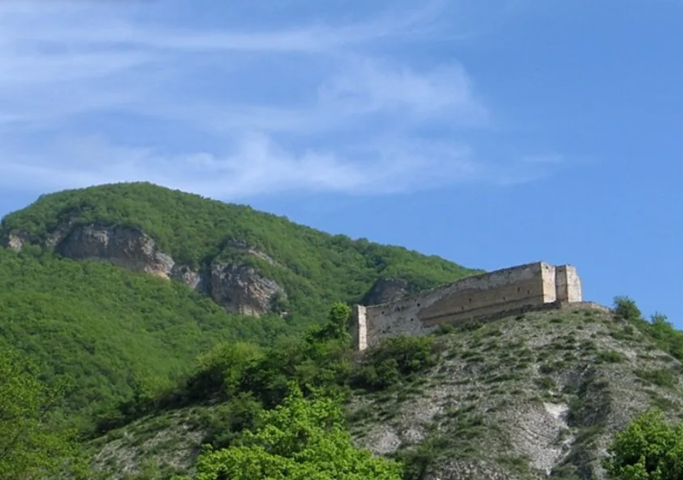 Крепость семи братьев и одной сестры