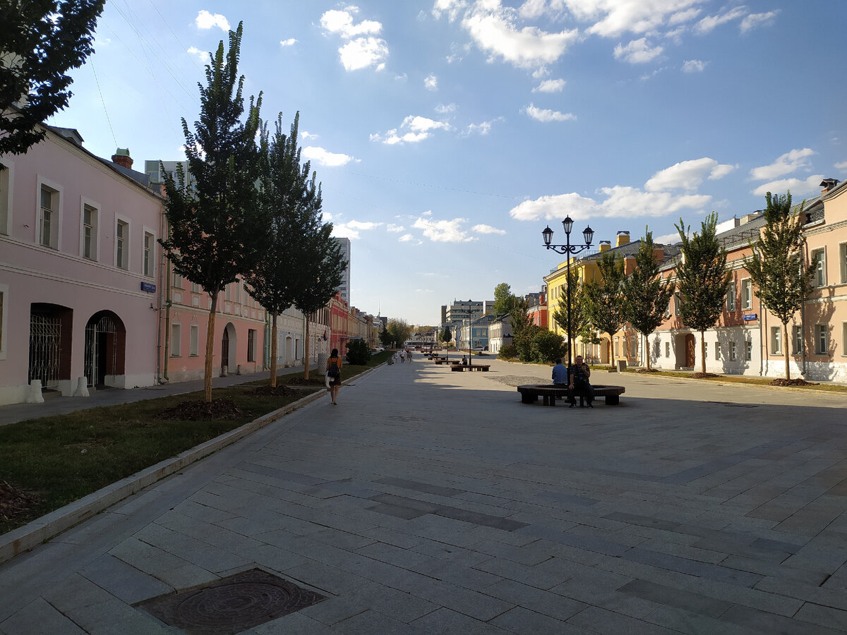 Школьная улица в Москве /фото автора