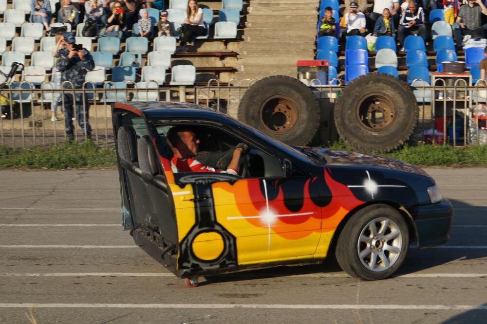 Каскадеры на машинах